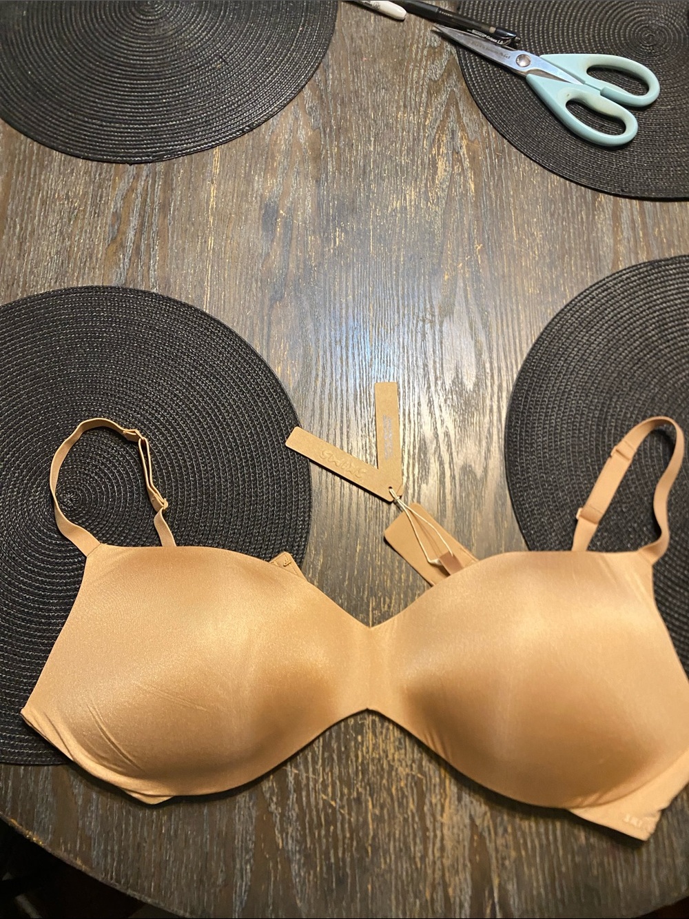 SKIMS wireless form push up plunge bra ochre 42C NWT creases n pad